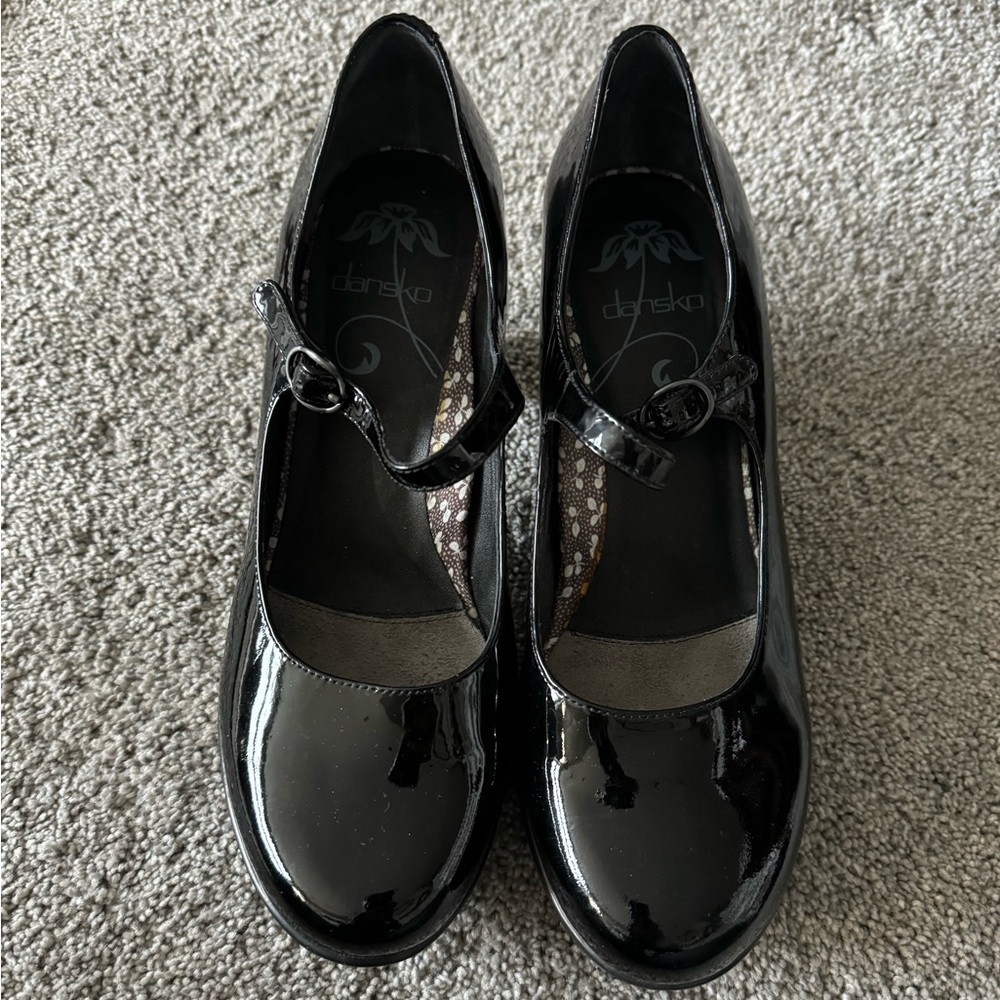 Dansko patent leather Mary Jane’s